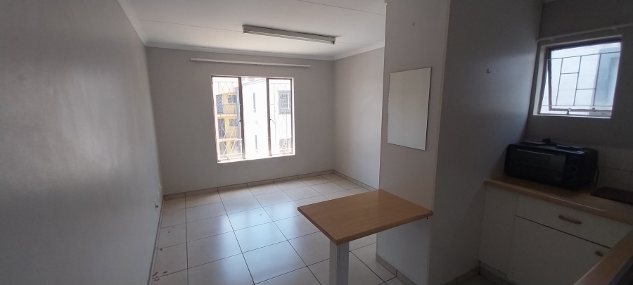 1 Bedroom Property for Sale in Kannoniers Park North West